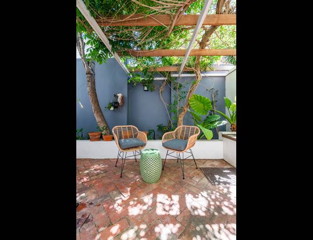 2 BEDROOM FREEHOLD FOR SALE IN ORANJEZICHT